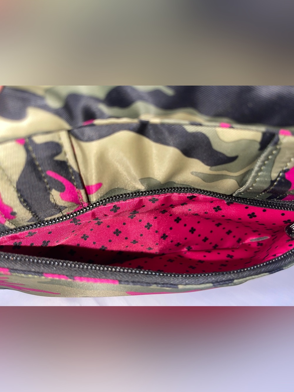 Lug Carousel Pink Camo convertible crossbody - great condition. - Picture 12 of 12